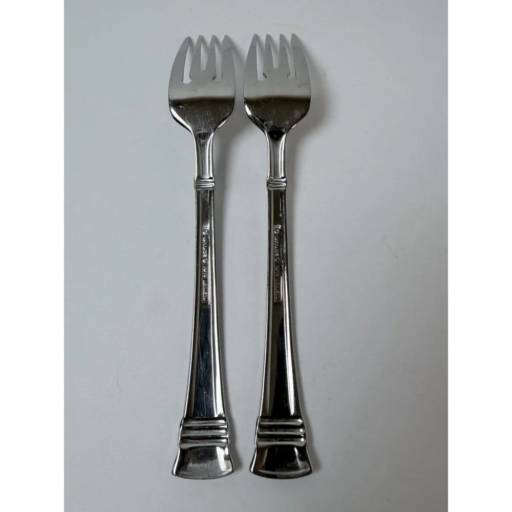 2 Wallace Zenith 18/10 Stainless Steel SALAD FORKS Flatware Glossy